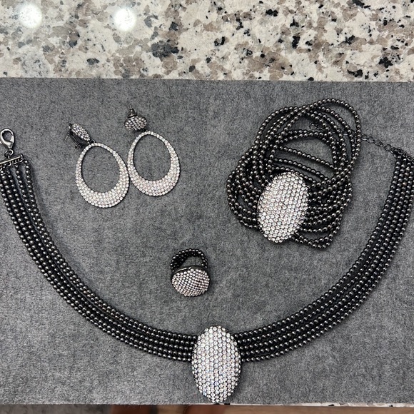 Fine Crystal Jewelry Set - Picture 2 of 8